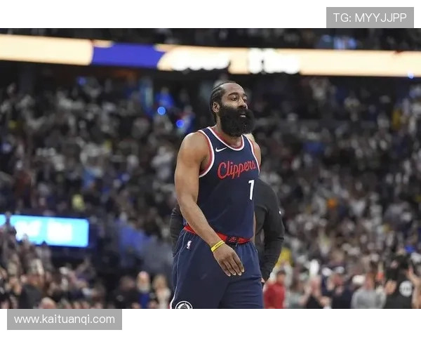 哈登赞大洛在训练营中展现惊人实力为球队贡献巨大价值 哈登赞大洛在训练营中展现惊人实力为球队贡献巨大价值